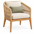 Sillón con estructura abierta con detalles de líneas verticales, beige y marrón